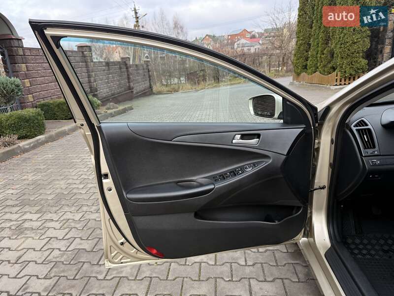 Седан Hyundai Sonata 2010 в Хмельницком