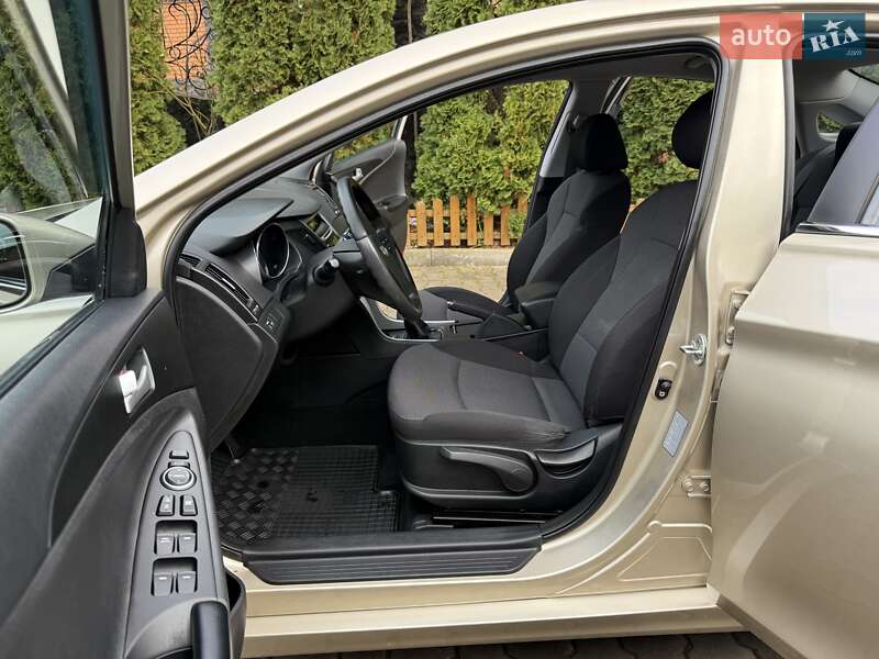 Седан Hyundai Sonata 2010 в Хмельницком