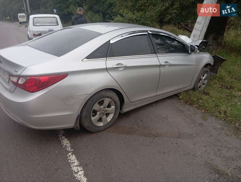 Седан Hyundai Sonata 2014 в Калиновке