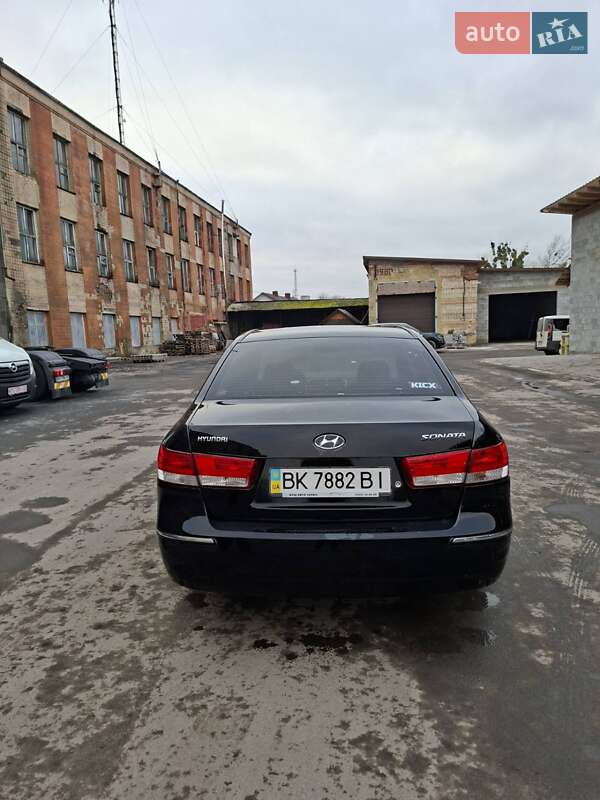 Седан Hyundai Sonata 2009 в Корце