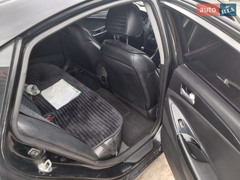 Седан Hyundai Sonata 2010 в Смеле