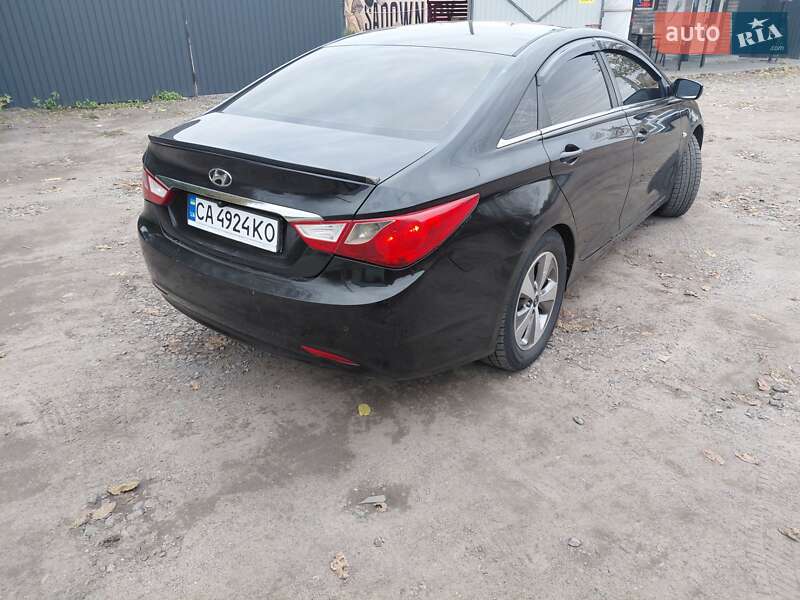 Седан Hyundai Sonata 2010 в Смеле
