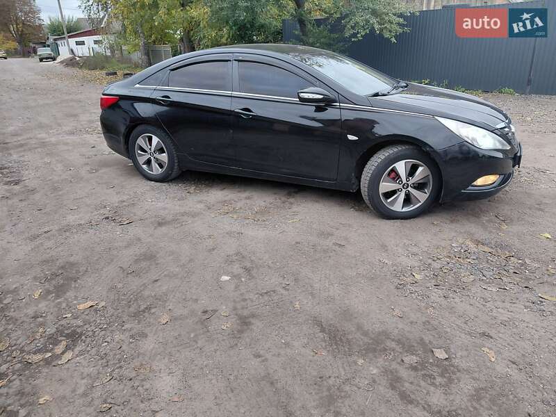 Седан Hyundai Sonata 2010 в Смеле