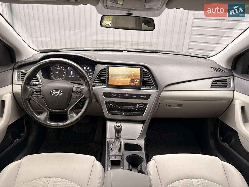 Седан Hyundai Sonata 2016 в Кропивницком