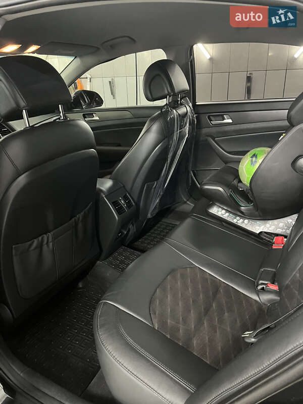 Седан Hyundai Sonata 2015 в Кривому Розі