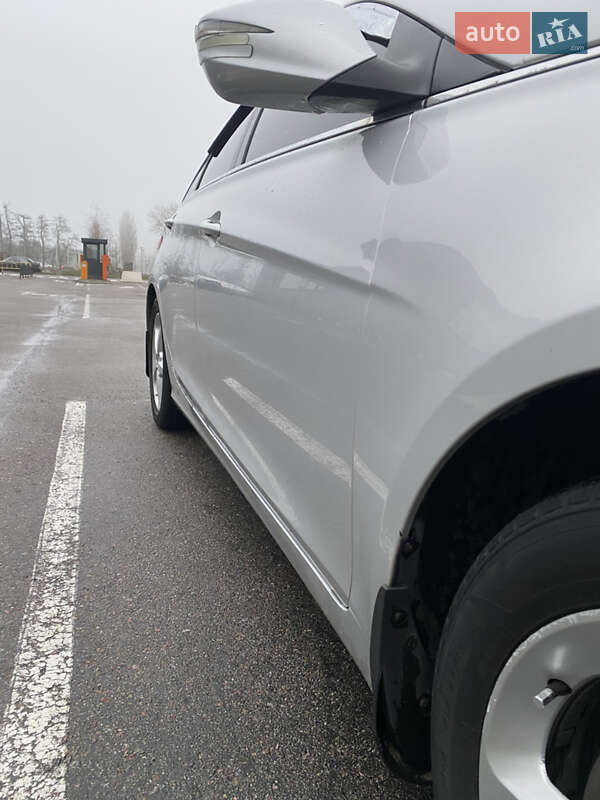 Седан Hyundai Sonata 2013 в Гатне фото 4 Седан Hyundai Sonata 2013 в Гатне