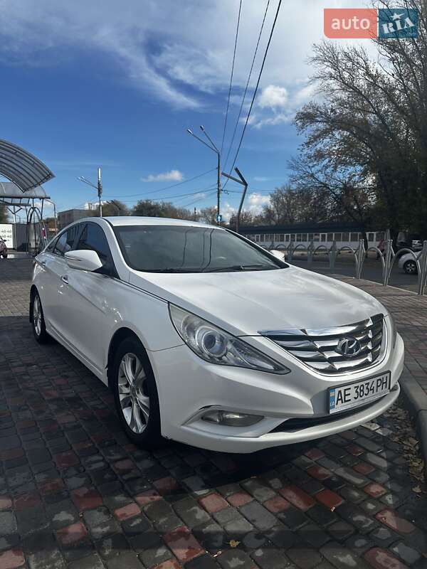 Hyundai Sonata 2011