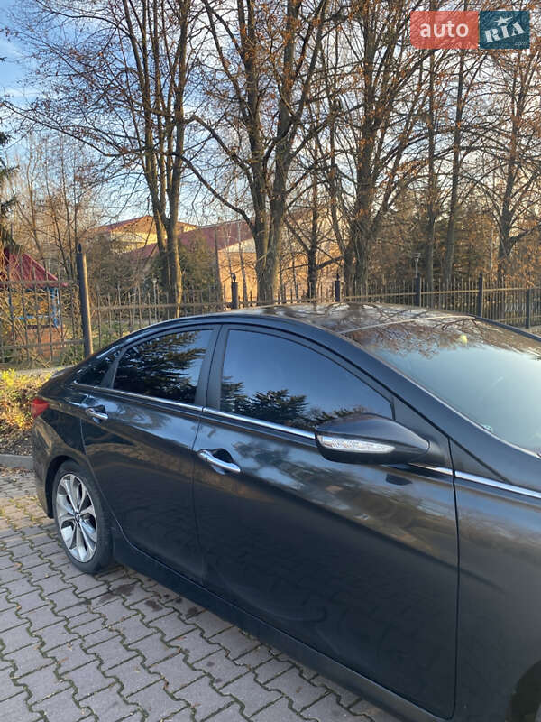 Седан Hyundai Sonata 2014 в Миргороді