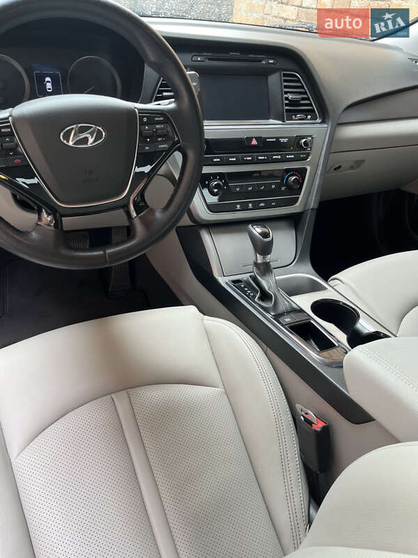 Седан Hyundai Sonata 2016 в Звенигородці