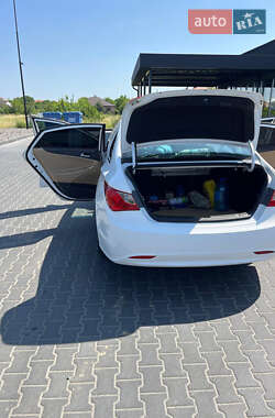Седан Hyundai Sonata 2012 в Ужгороде