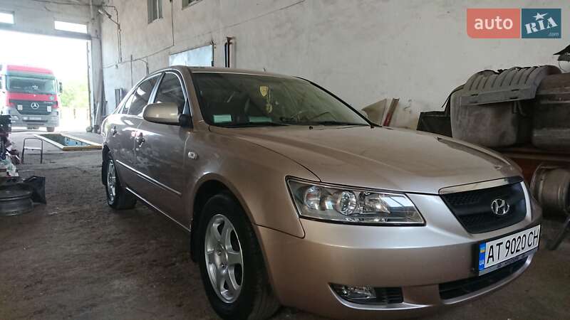 Седан Hyundai Sonata 2006 в Калуше