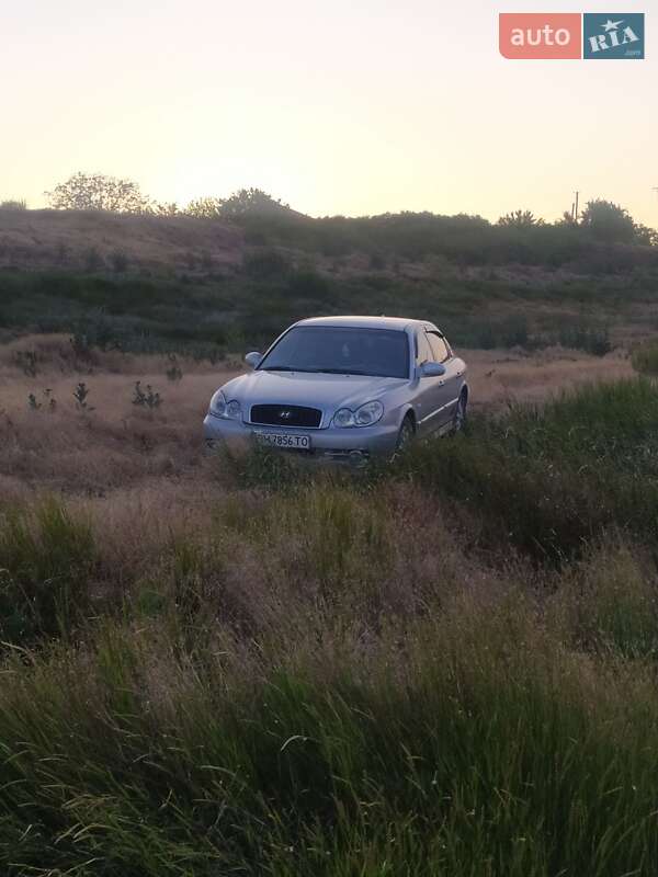 Седан Hyundai Sonata 2004 в Южному