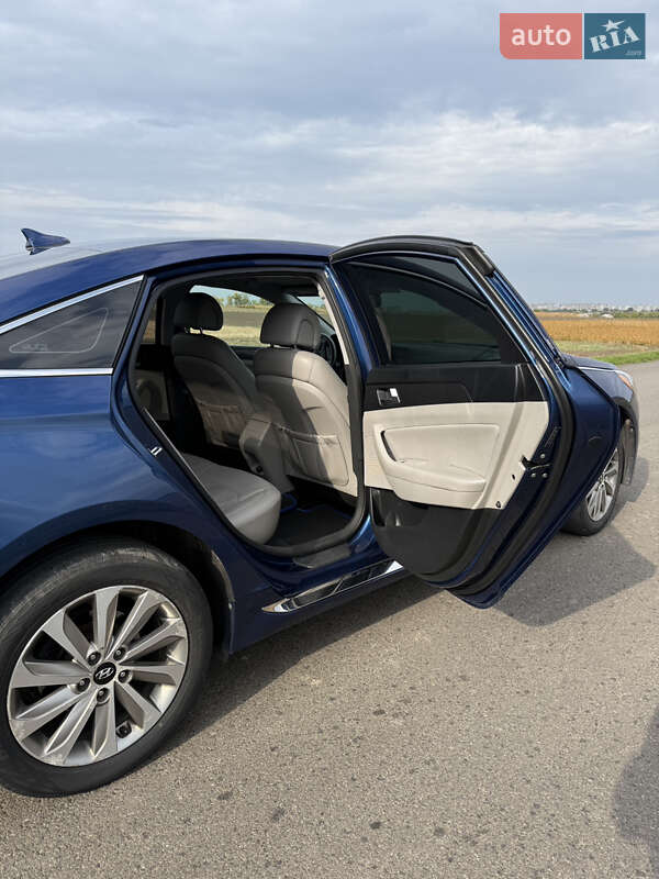 Седан Hyundai Sonata 2014 в Смілі
