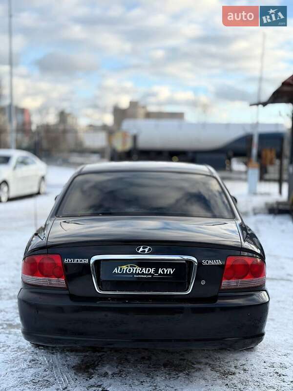 Седан Hyundai Sonata 2004 в Киеве