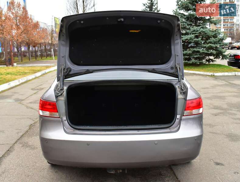 Седан Hyundai Sonata 2006 в Киеве