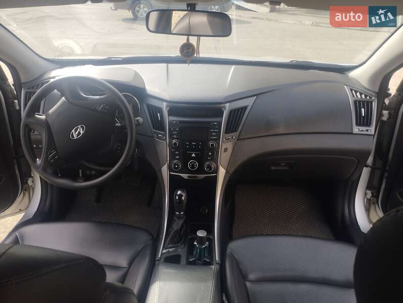 Седан Hyundai Sonata 2013 в Черновцах
