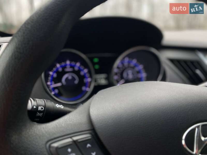 Седан Hyundai Sonata 2013 в Киеве фото 30 Седан Hyundai Sonata 2013 в Киеве