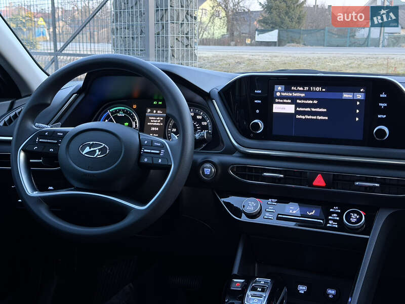 Седан Hyundai Sonata 2023 в Львове