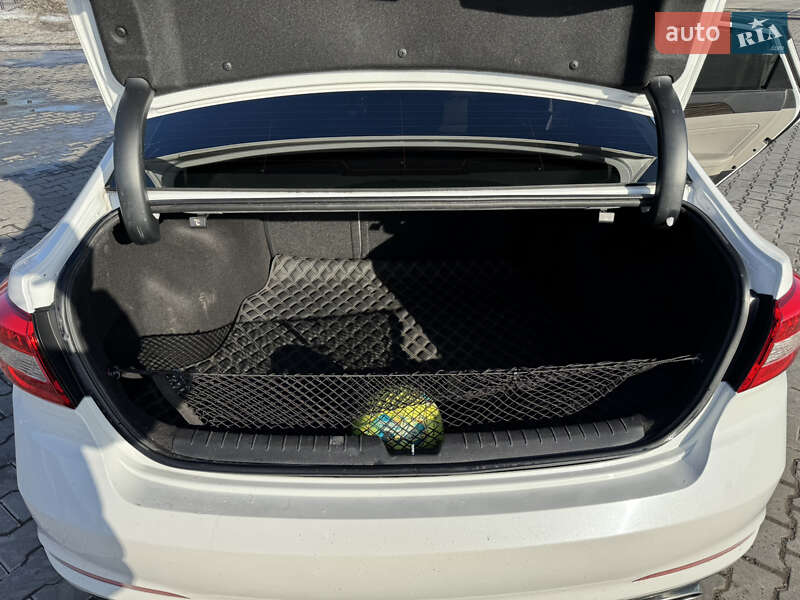 Седан Hyundai Sonata 2014 в Виннице
