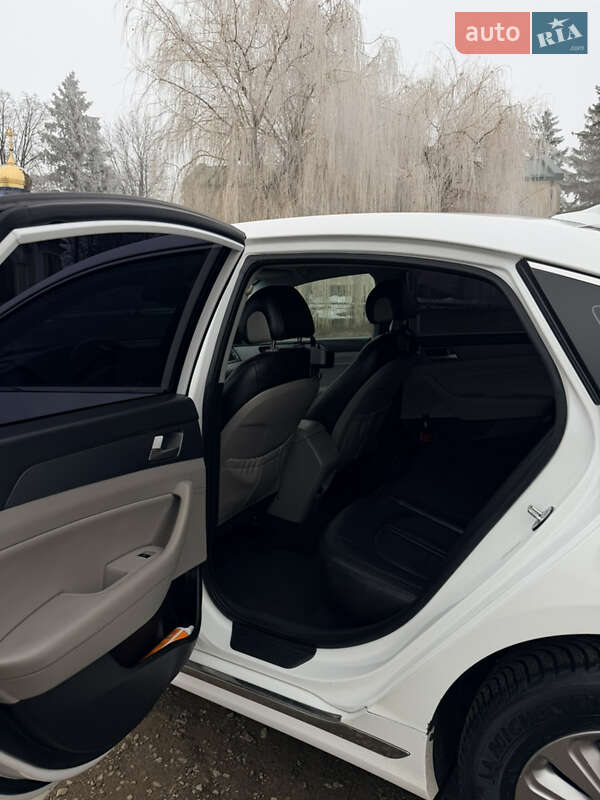 Седан Hyundai Sonata 2016 в Черновцах