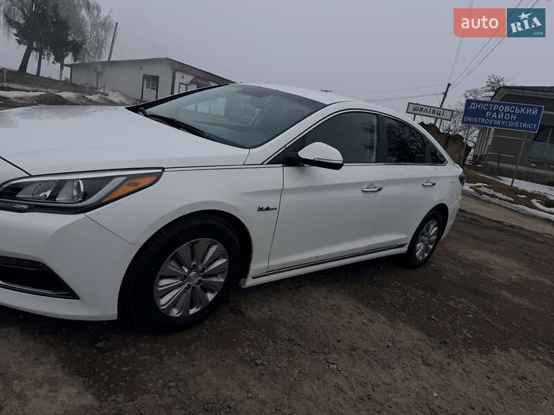 Седан Hyundai Sonata 2016 в Черновцах