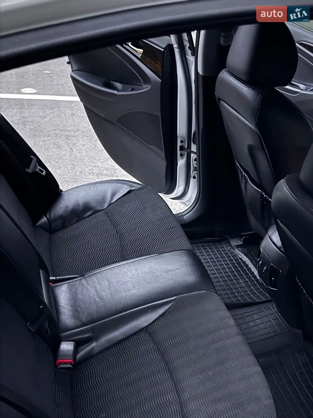 2010 Hyundai Sonata - мініатюра 7