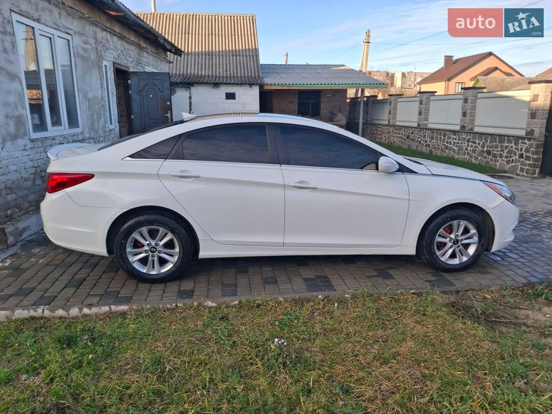 Седан Hyundai Sonata 2012 в Коростышеве