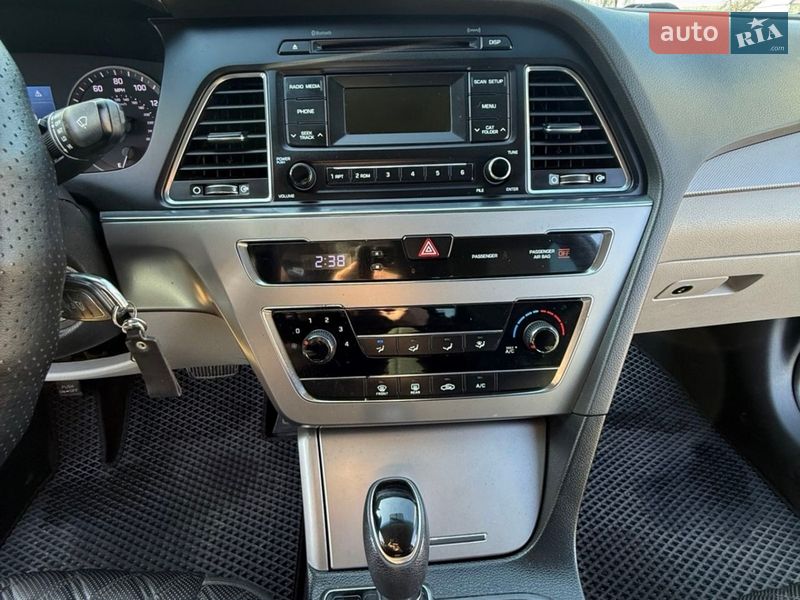 Седан Hyundai Sonata 2016 в Лохвиці