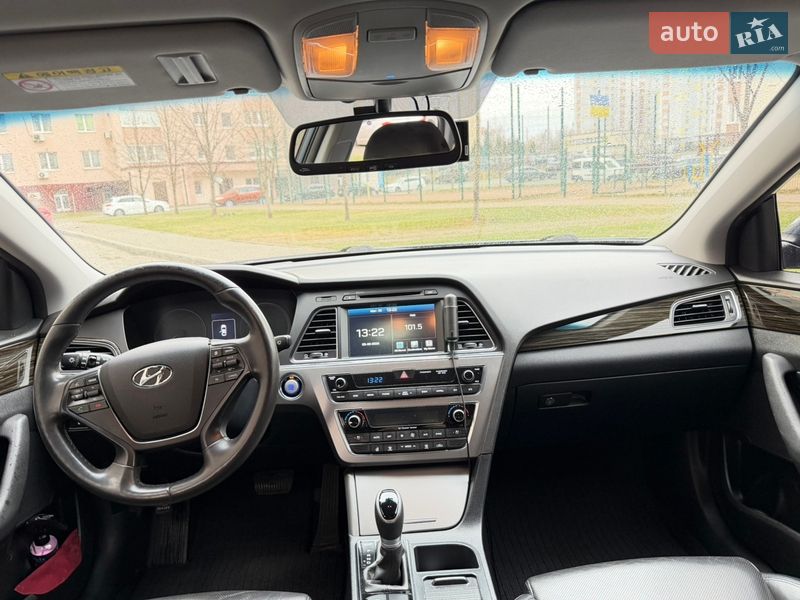 Седан Hyundai Sonata 2016 в Софиевской Борщаговке