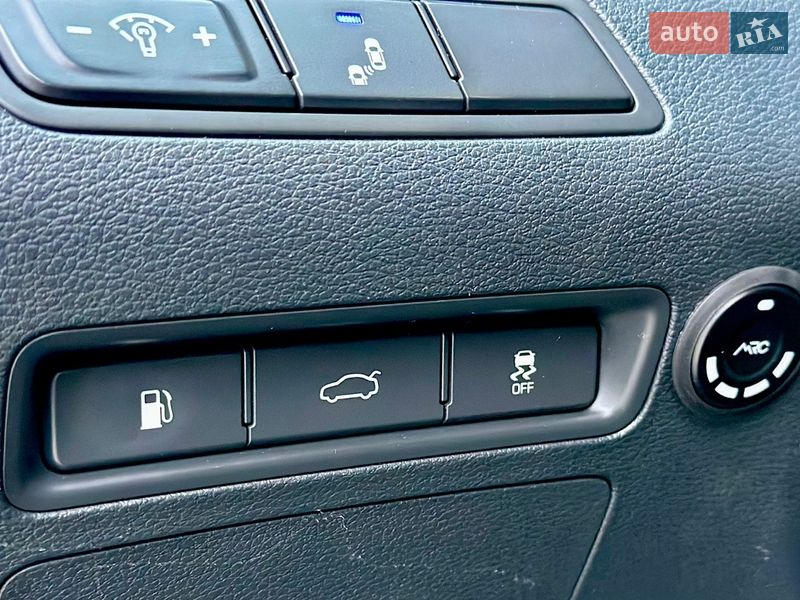 Седан Hyundai Sonata 2015 в Киеве фото 20 Седан Hyundai Sonata 2015 в Киеве