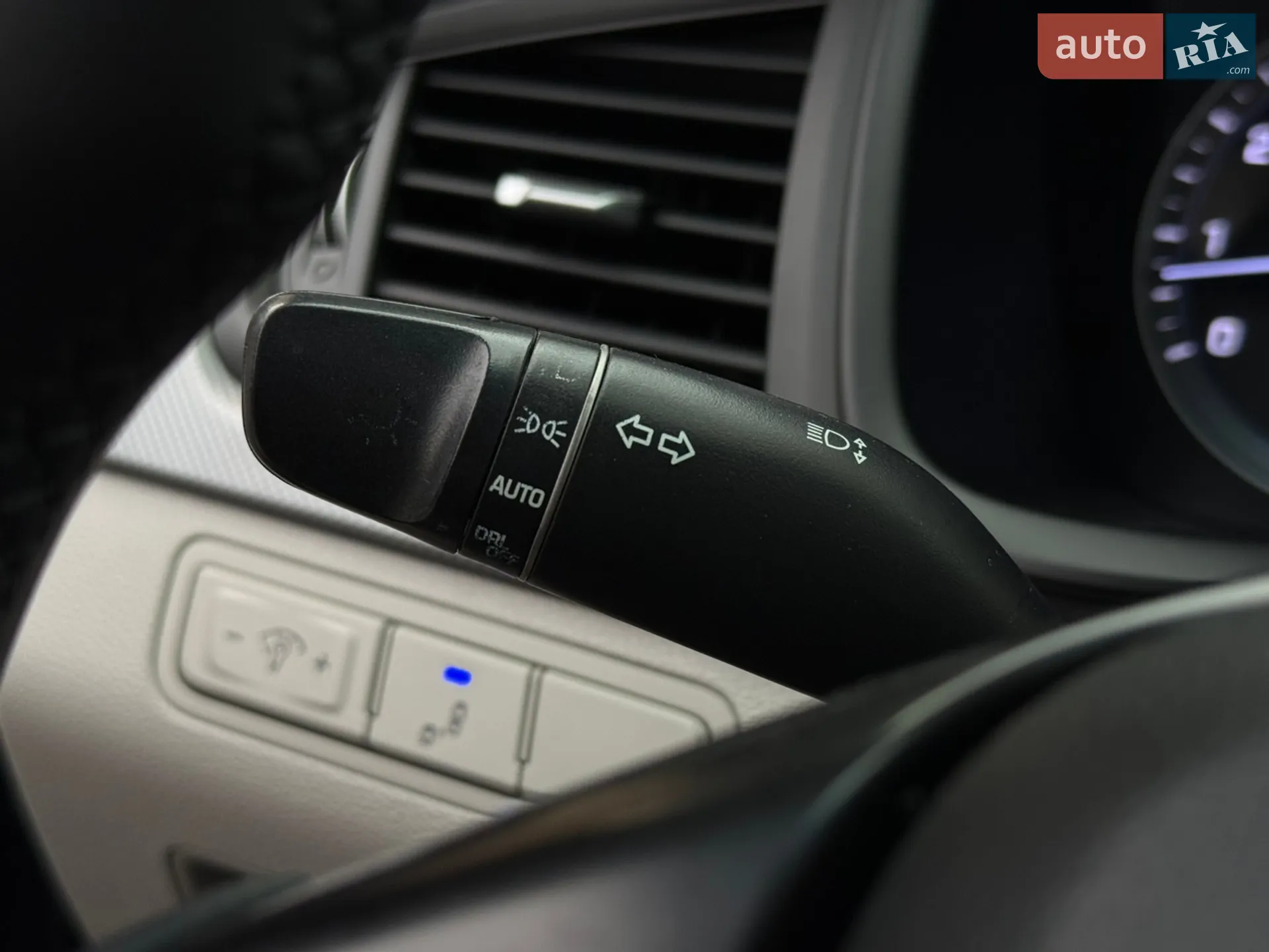 2017 Hyundai Sonata - мініатюра 31