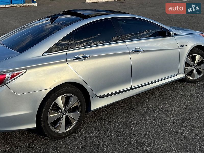 Hyundai Sonata 2011