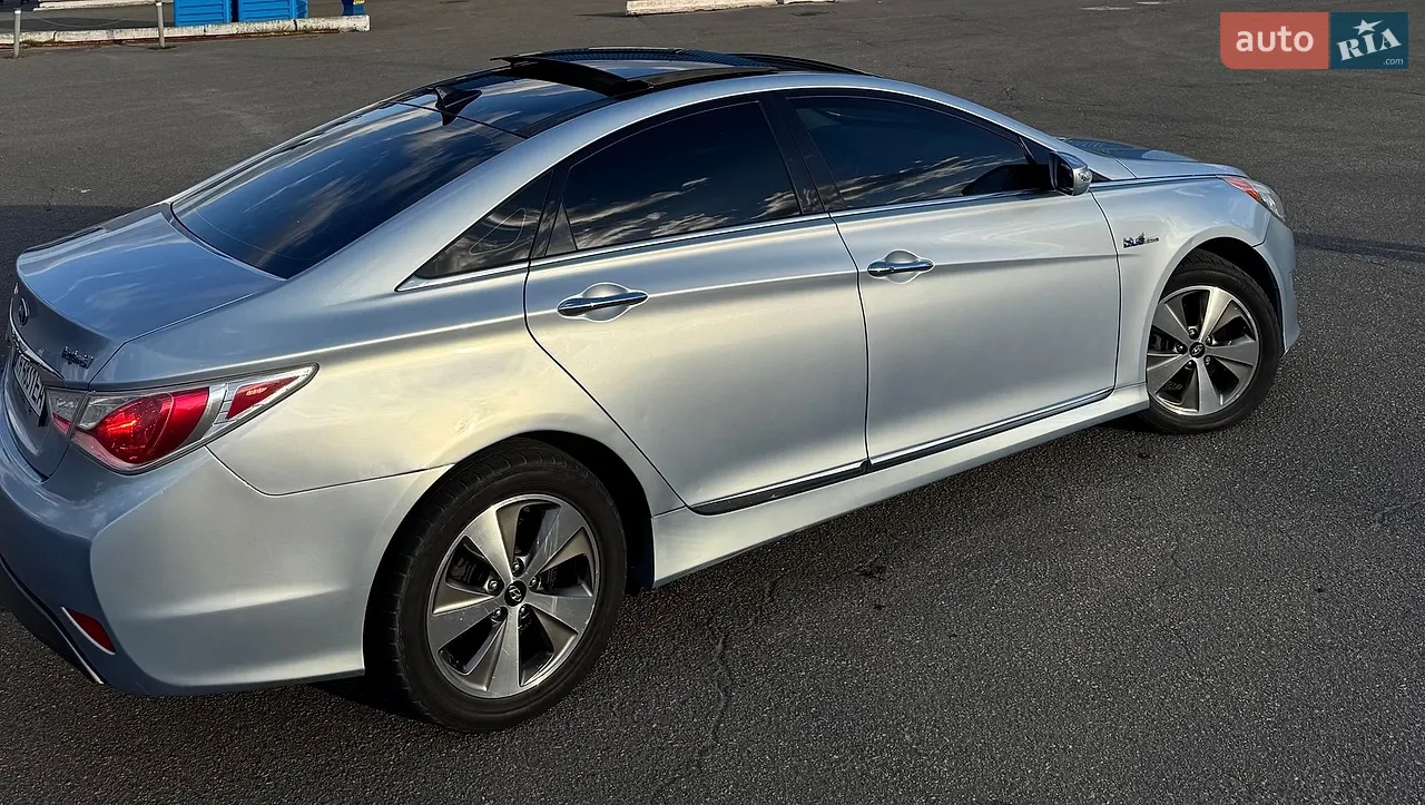 2010 Hyundai Sonata - мініатюра 11