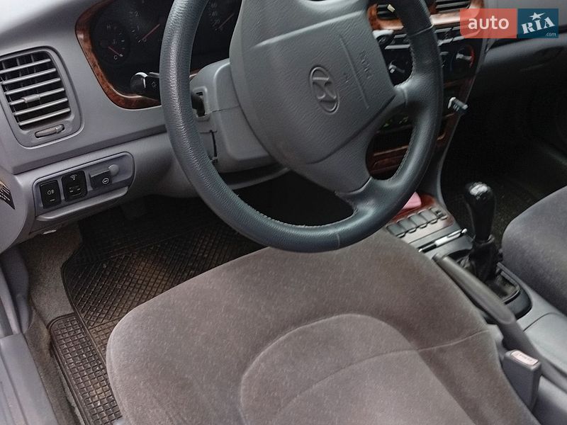 Седан Hyundai Sonata 1999 в Козине