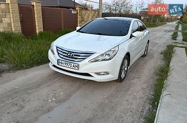 Седан Hyundai Sonata 2010 в Южном