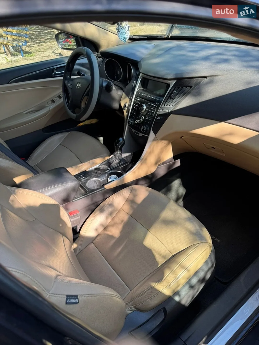 2010 Hyundai Sonata - мініатюра 12