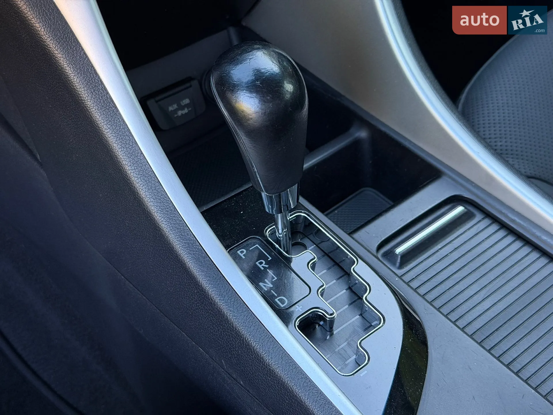 2010 Hyundai Sonata - мініатюра 41