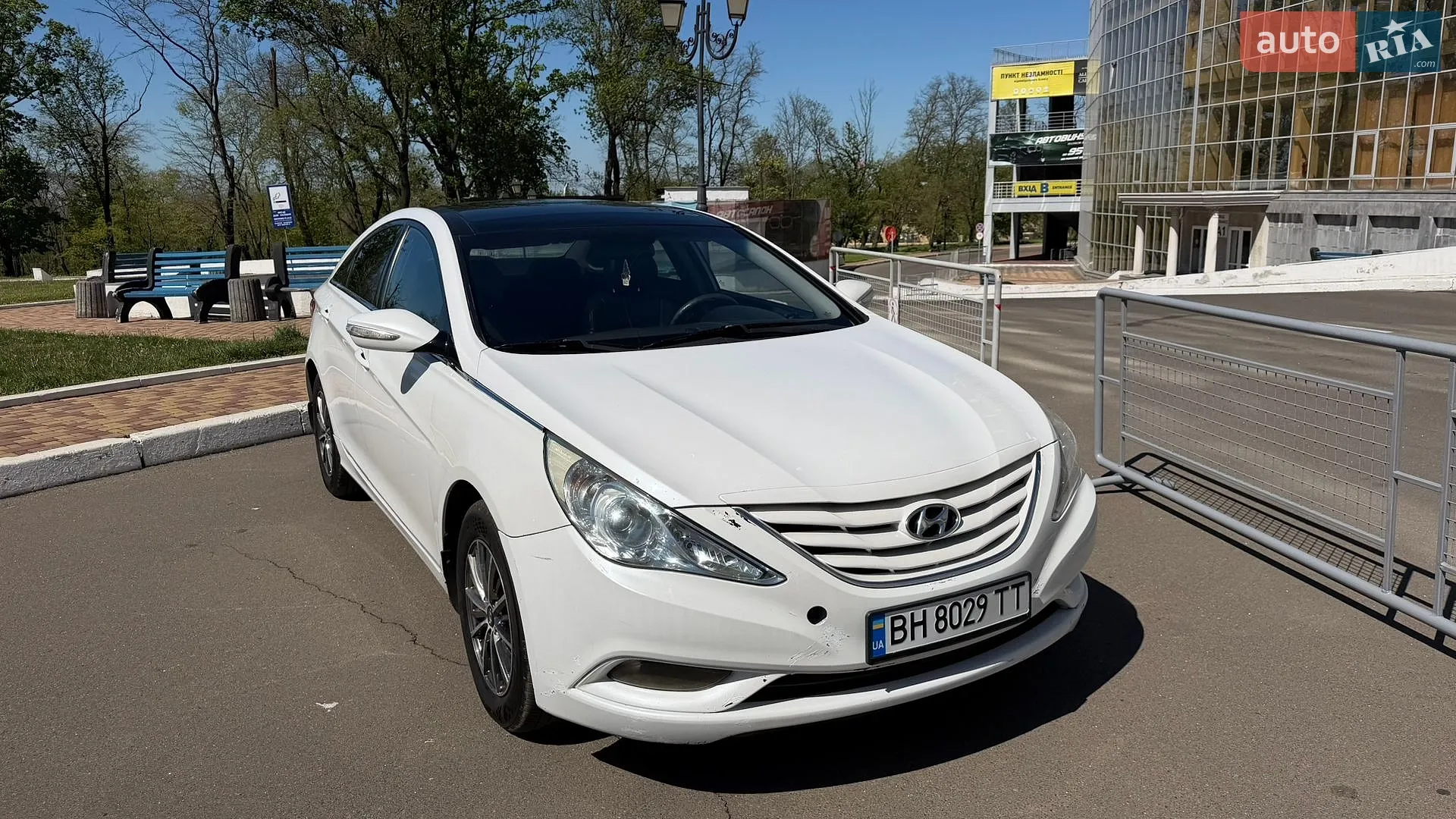 2011 Hyundai Sonata - мініатюра 2