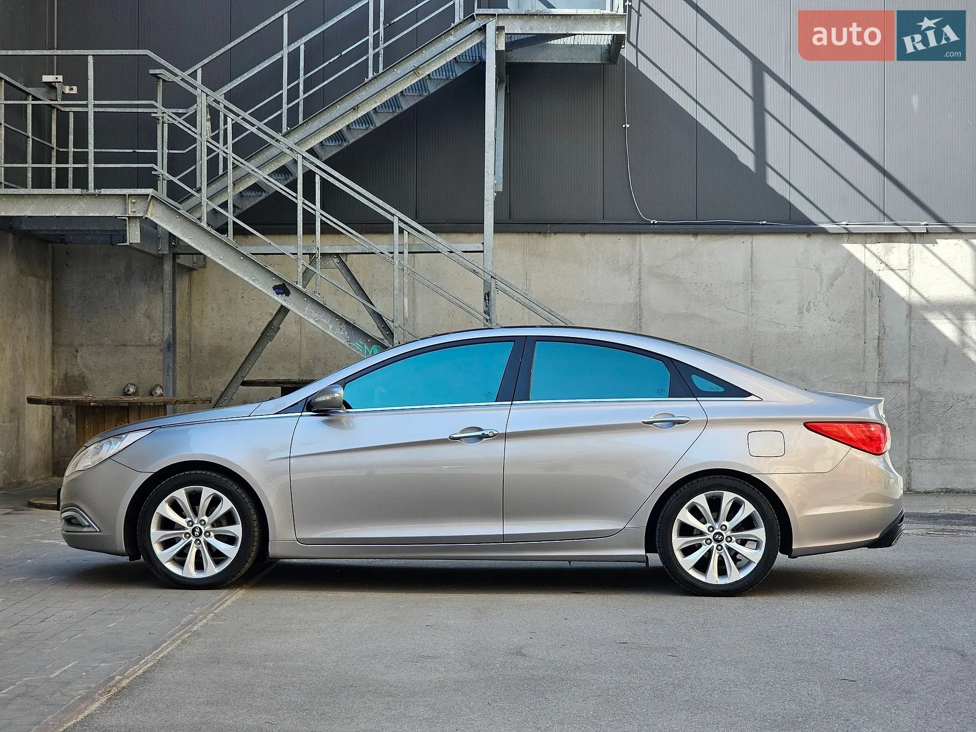 2010 Hyundai Sonata - мініатюра 2