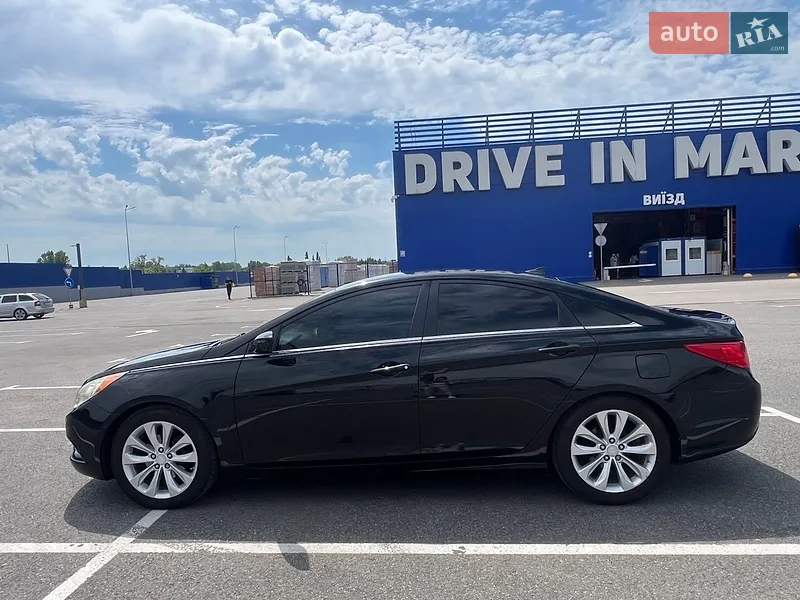 Hyundai Sonata 2011
