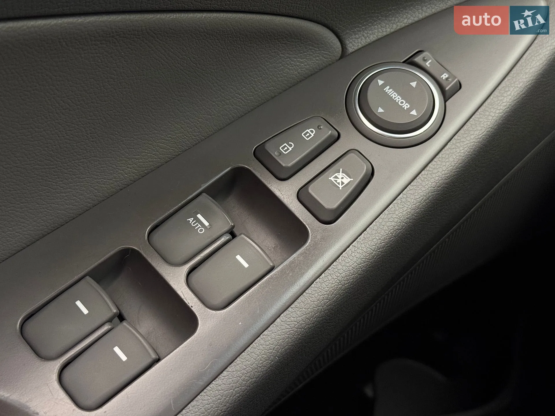 2014 Hyundai Sonata - мініатюра 23