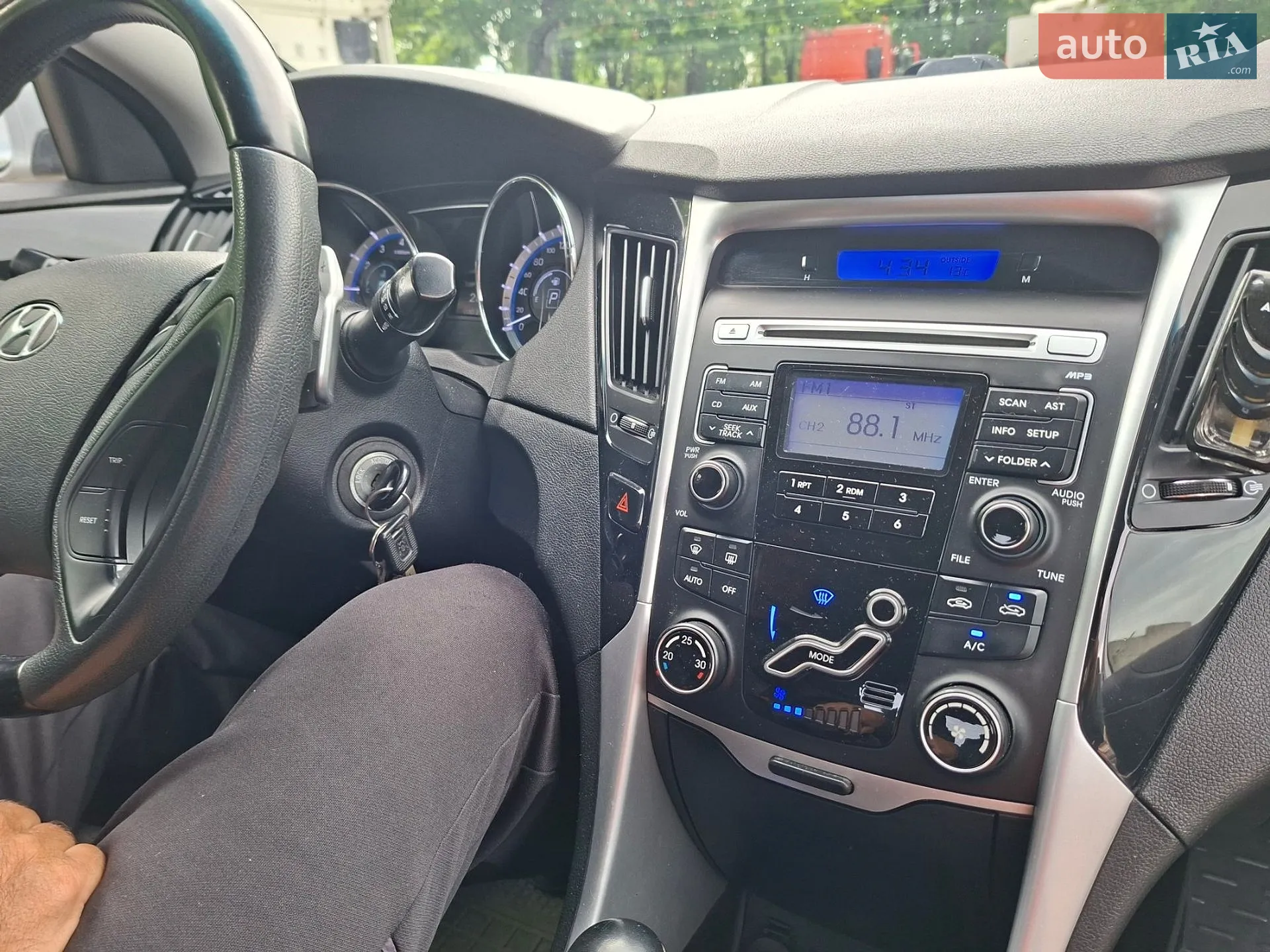 2010 Hyundai Sonata - мініатюра 7