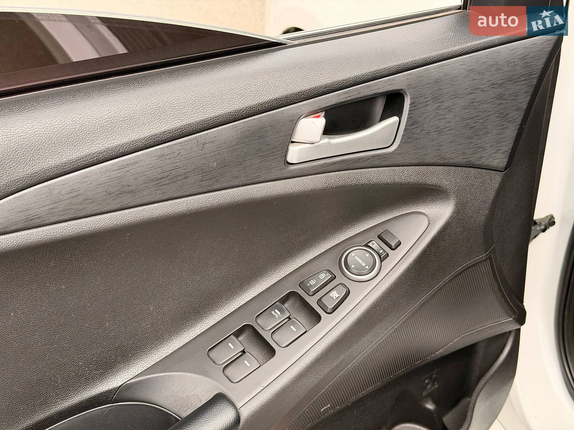 2012 Hyundai Sonata - мініатюра 32