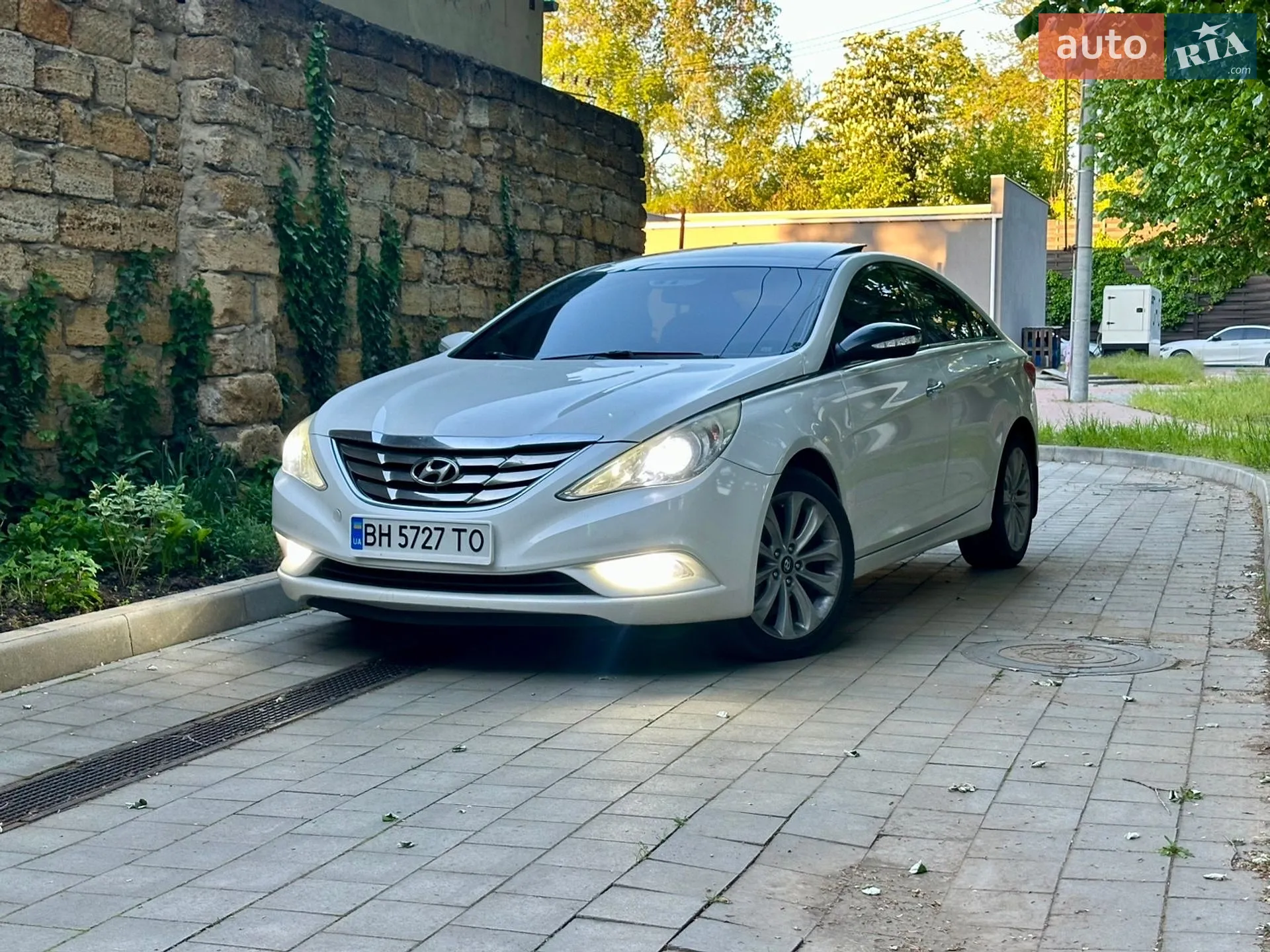2011 Hyundai Sonata - мініатюра 2