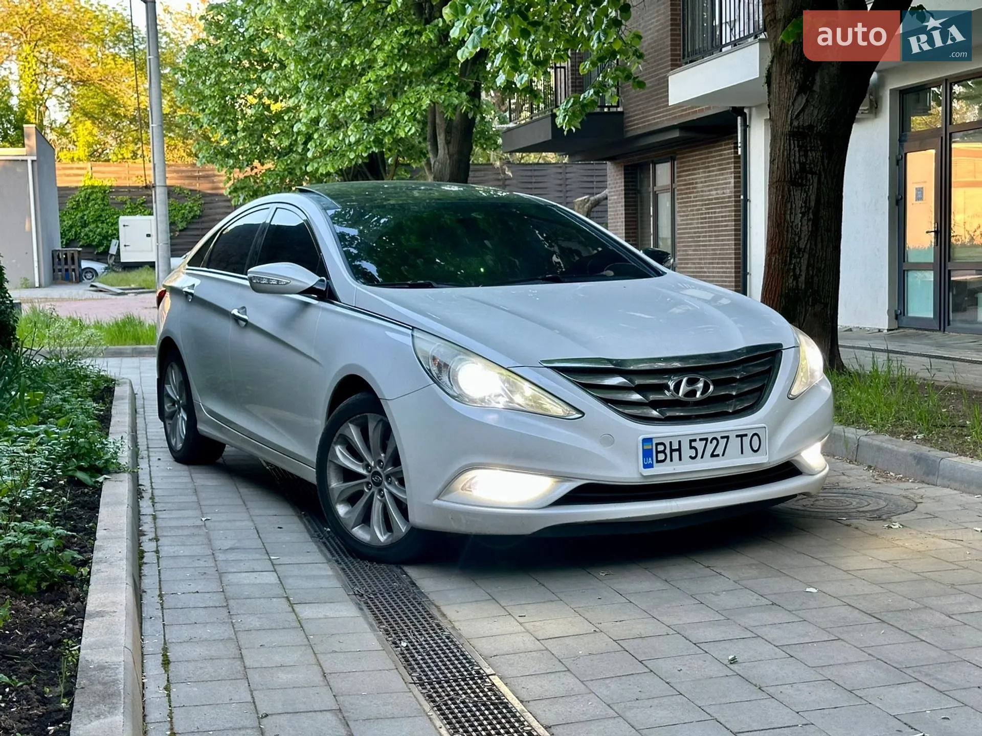 2011 Hyundai Sonata - мініатюра 4
