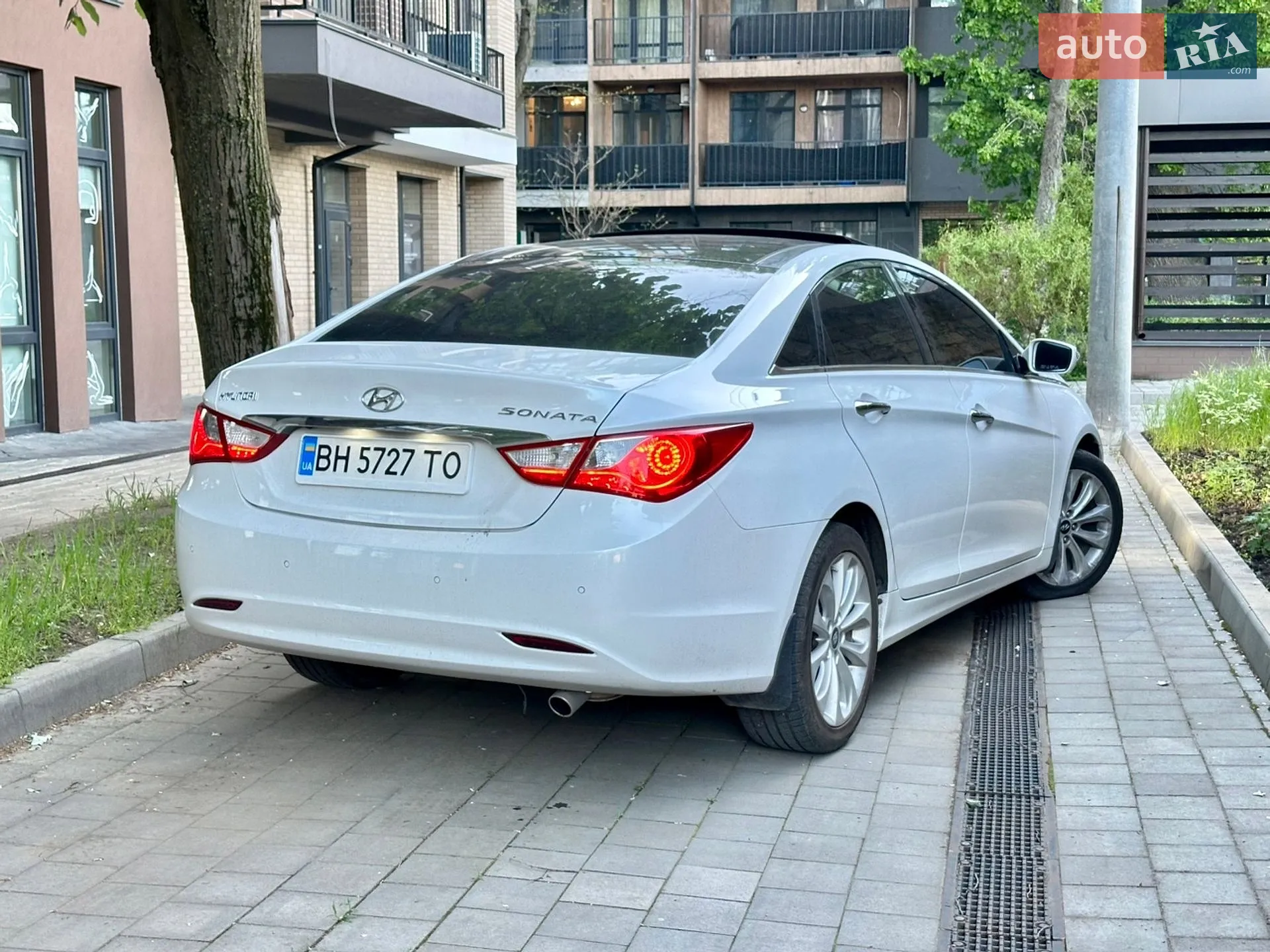 2011 Hyundai Sonata - мініатюра 9