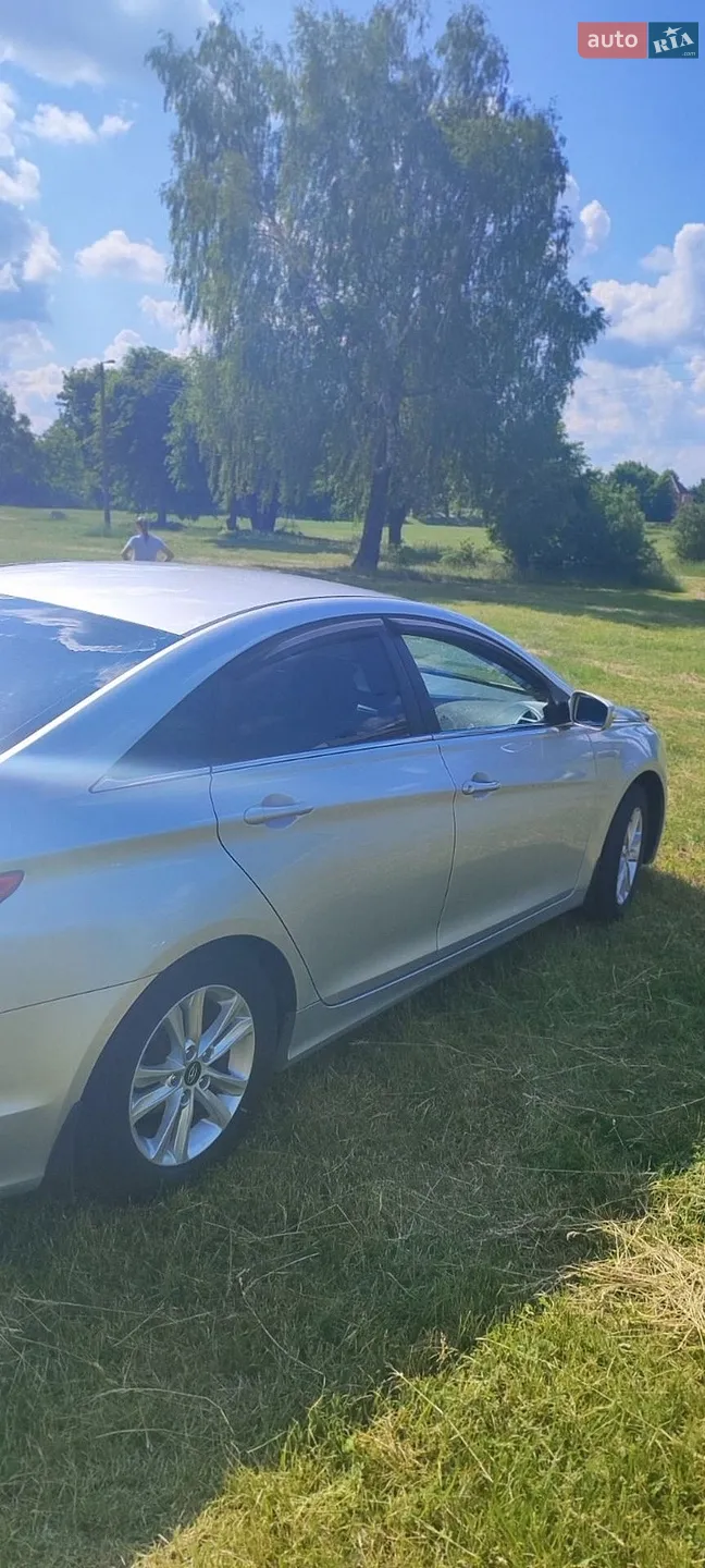 2010 Hyundai Sonata - мініатюра 9