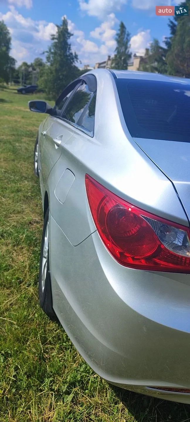 2010 Hyundai Sonata - мініатюра 5