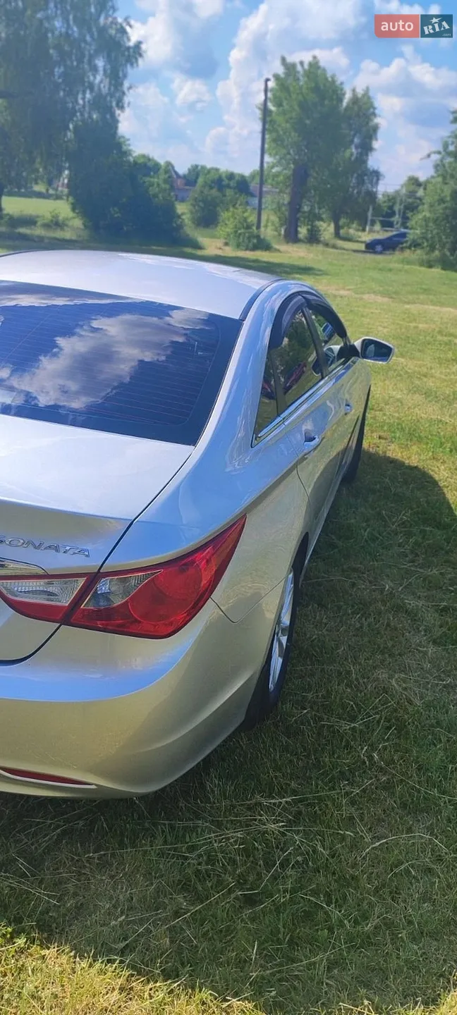 2010 Hyundai Sonata - мініатюра 8