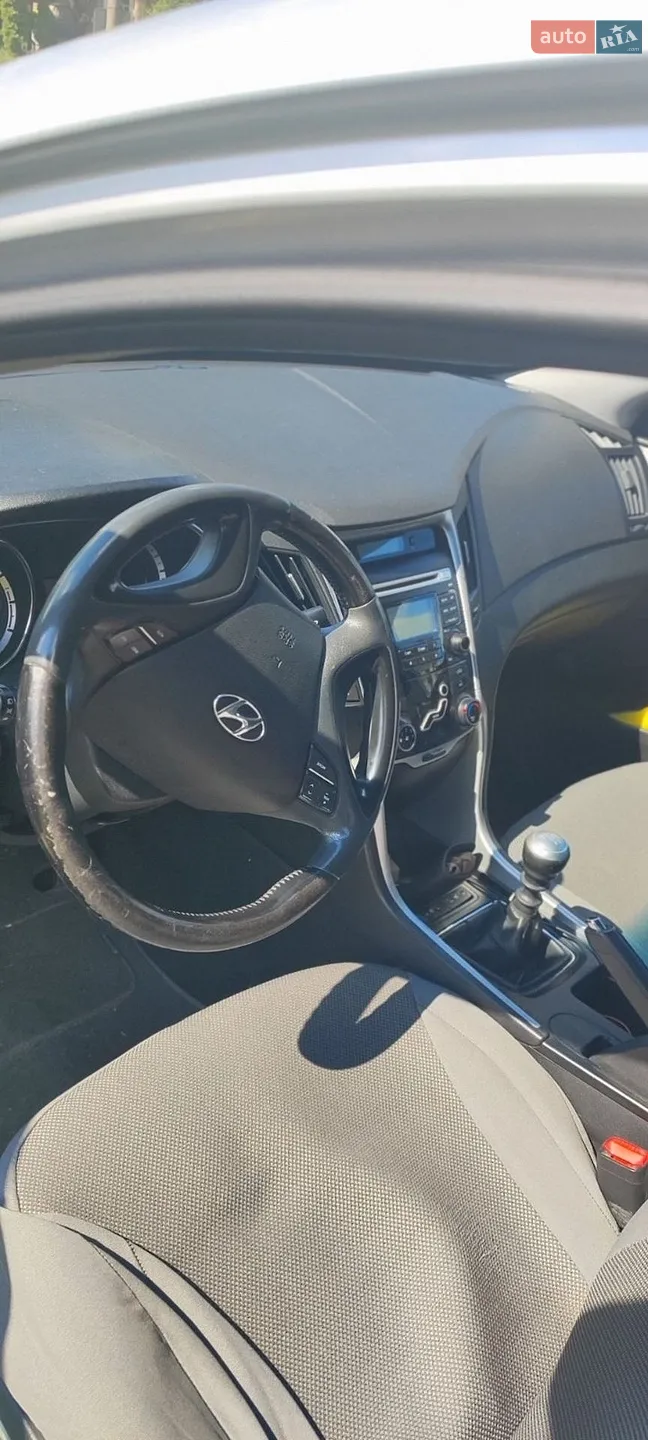 2010 Hyundai Sonata - мініатюра 13